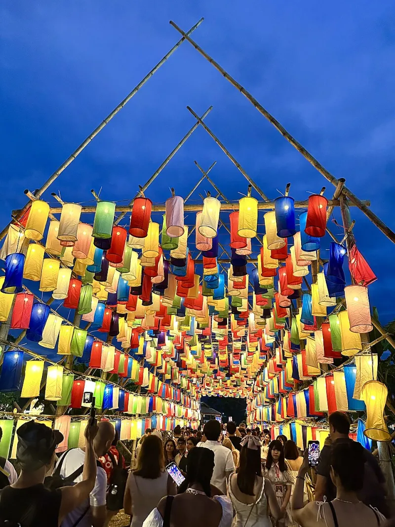 One Night, Ten Thousand Wishes: A First-Timer's Guide to Chiang Mai's Lantern Festival